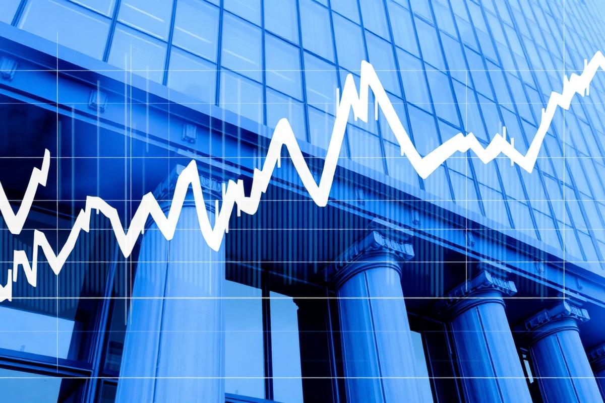 Compass posts surprise Q1 profit, signals aggressive recruiting push